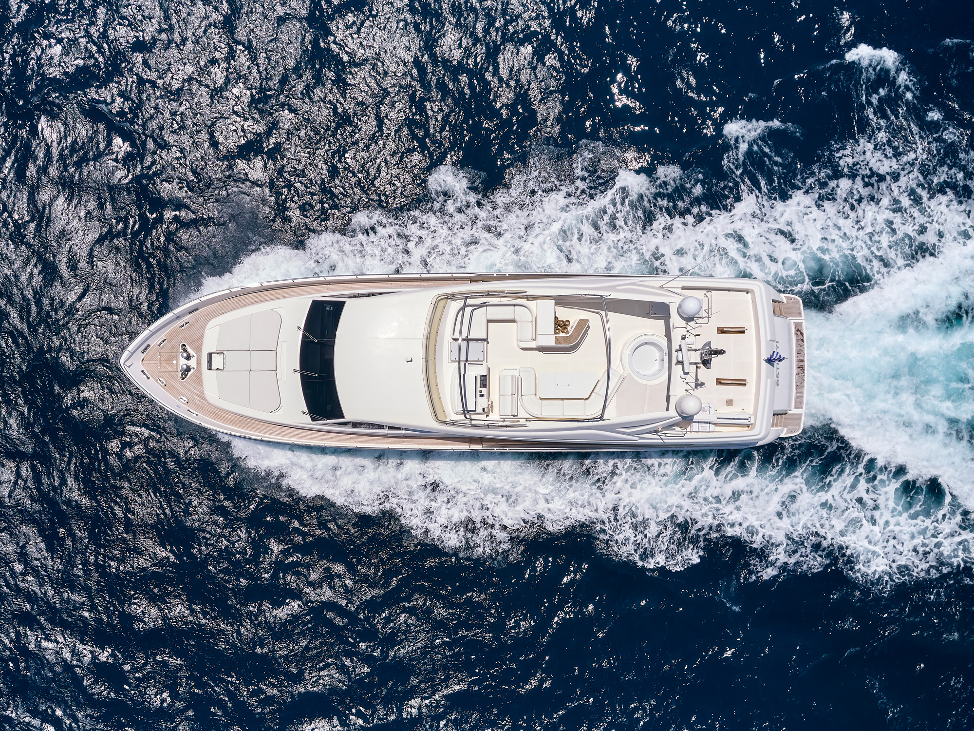 Ferretti 880, view 4