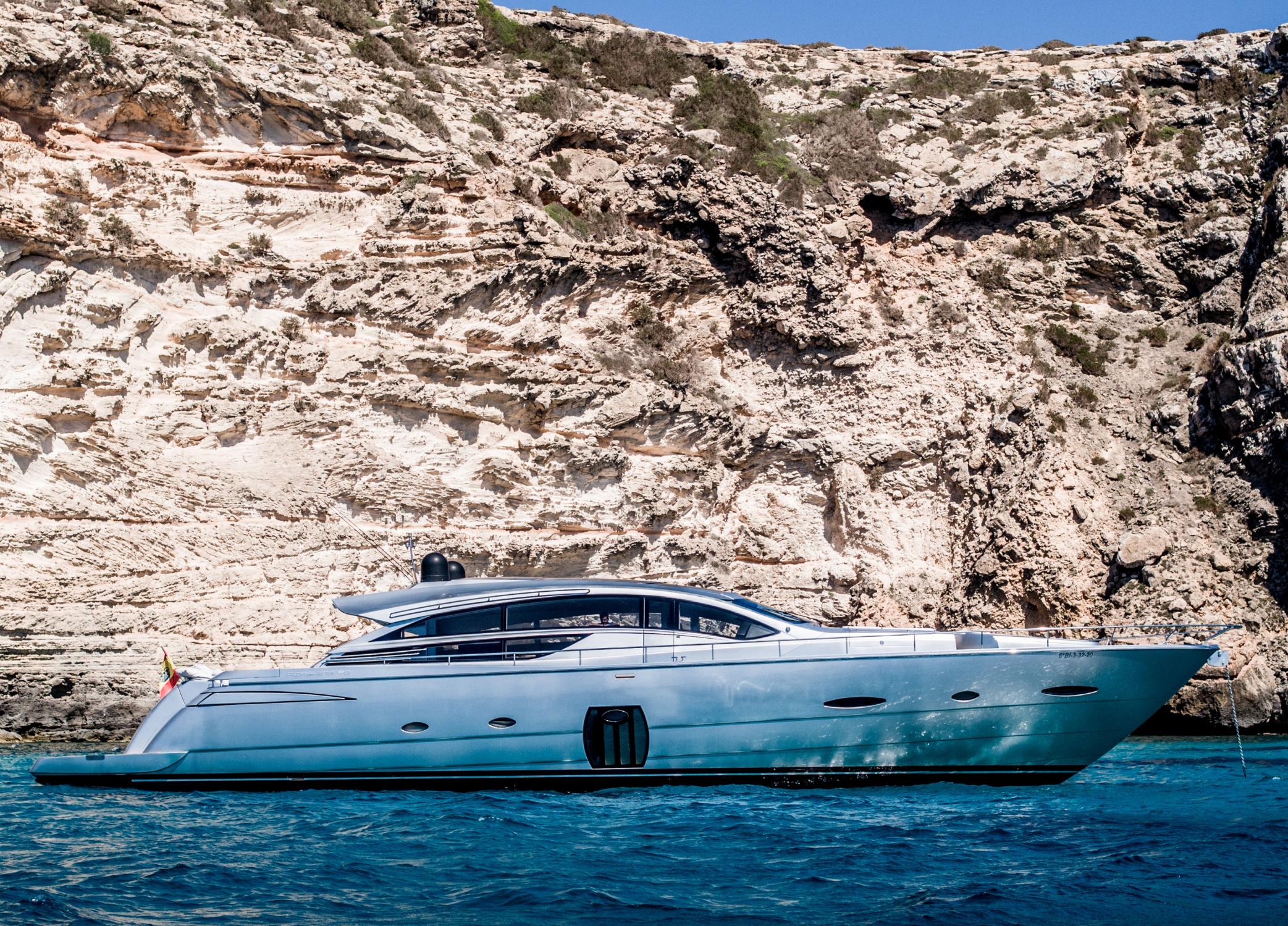 Pershing 80, view 3