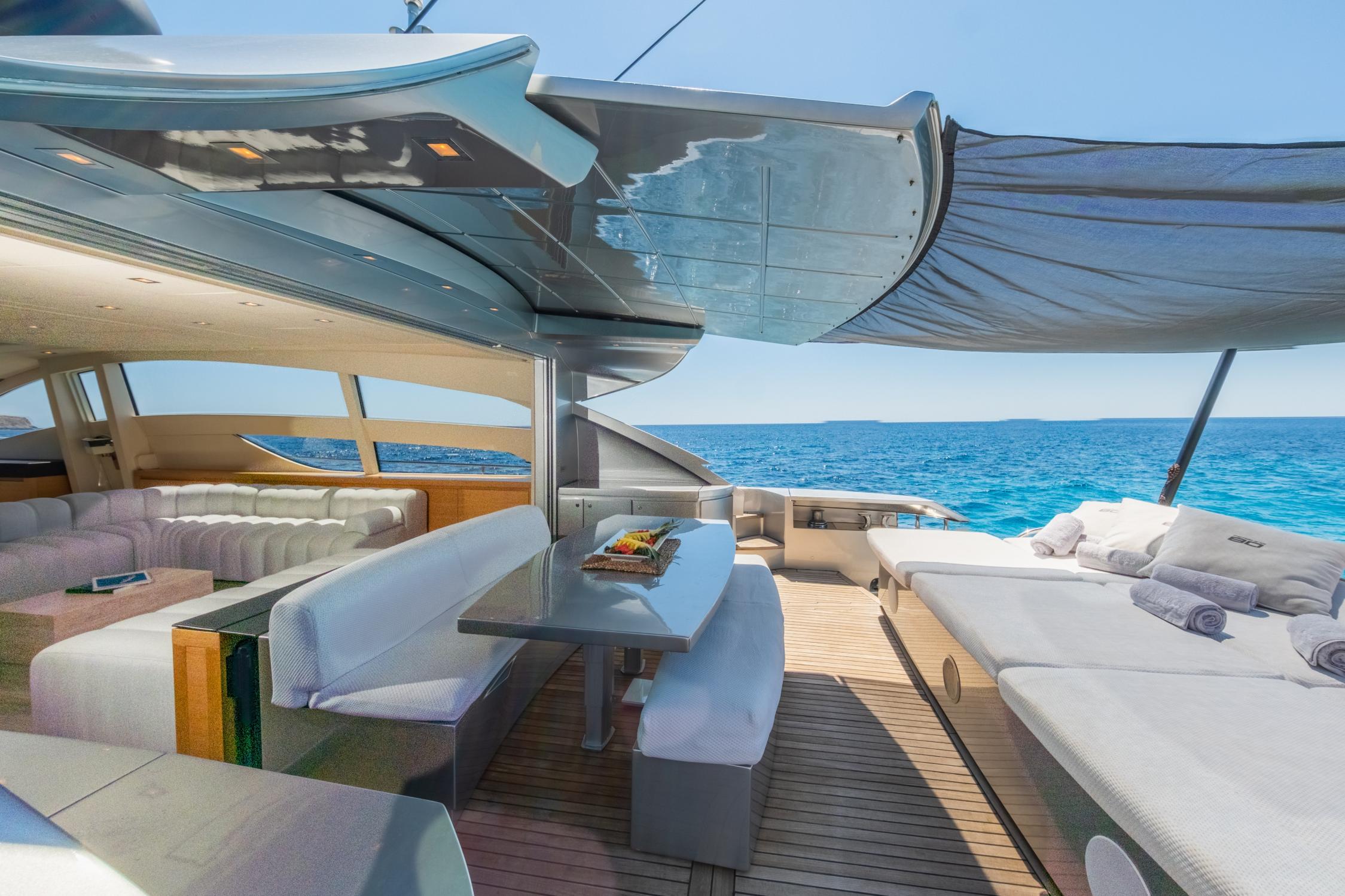 Pershing 80, view 4
