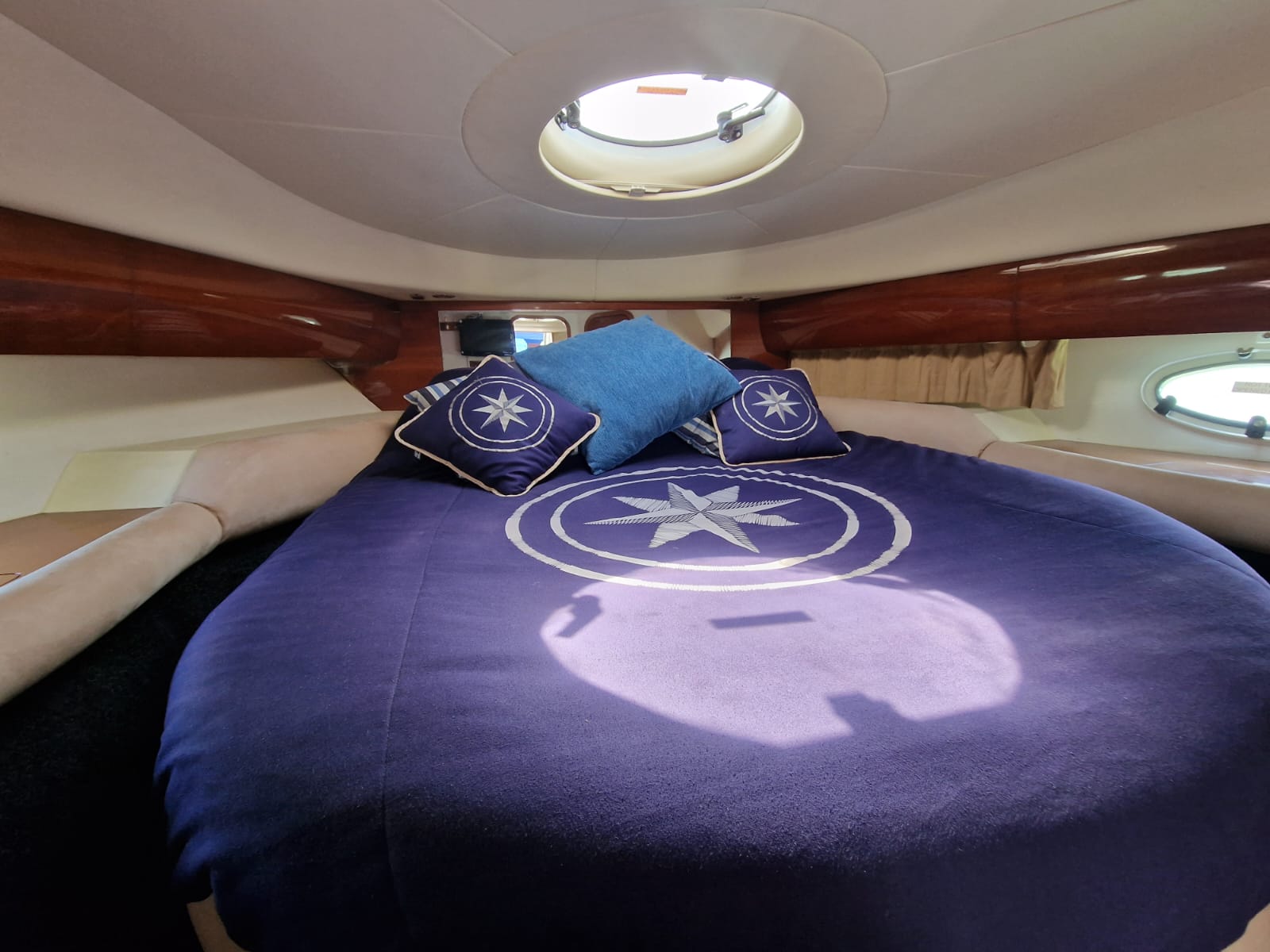 Princess V42, view 2