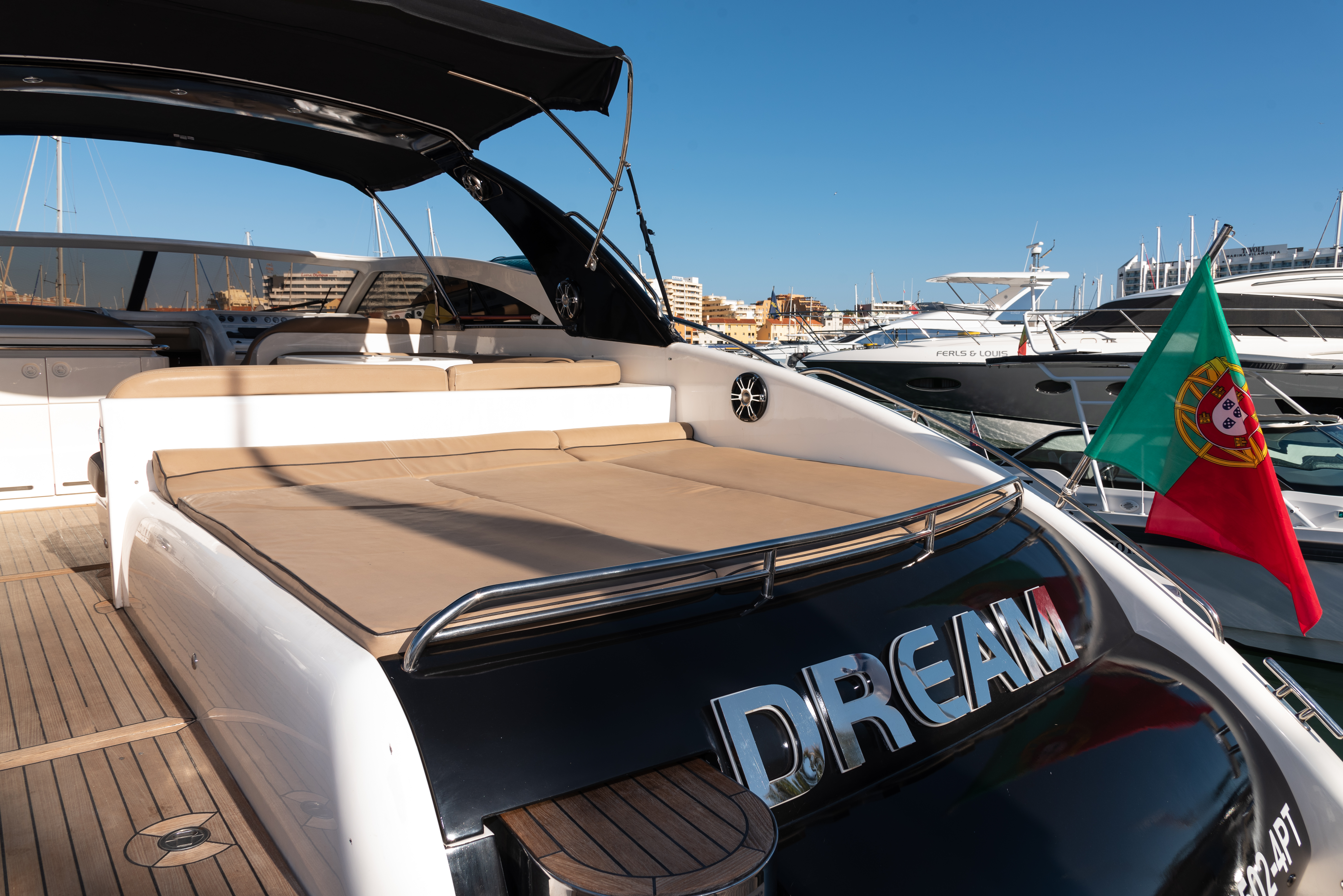 Princess V55, view 3