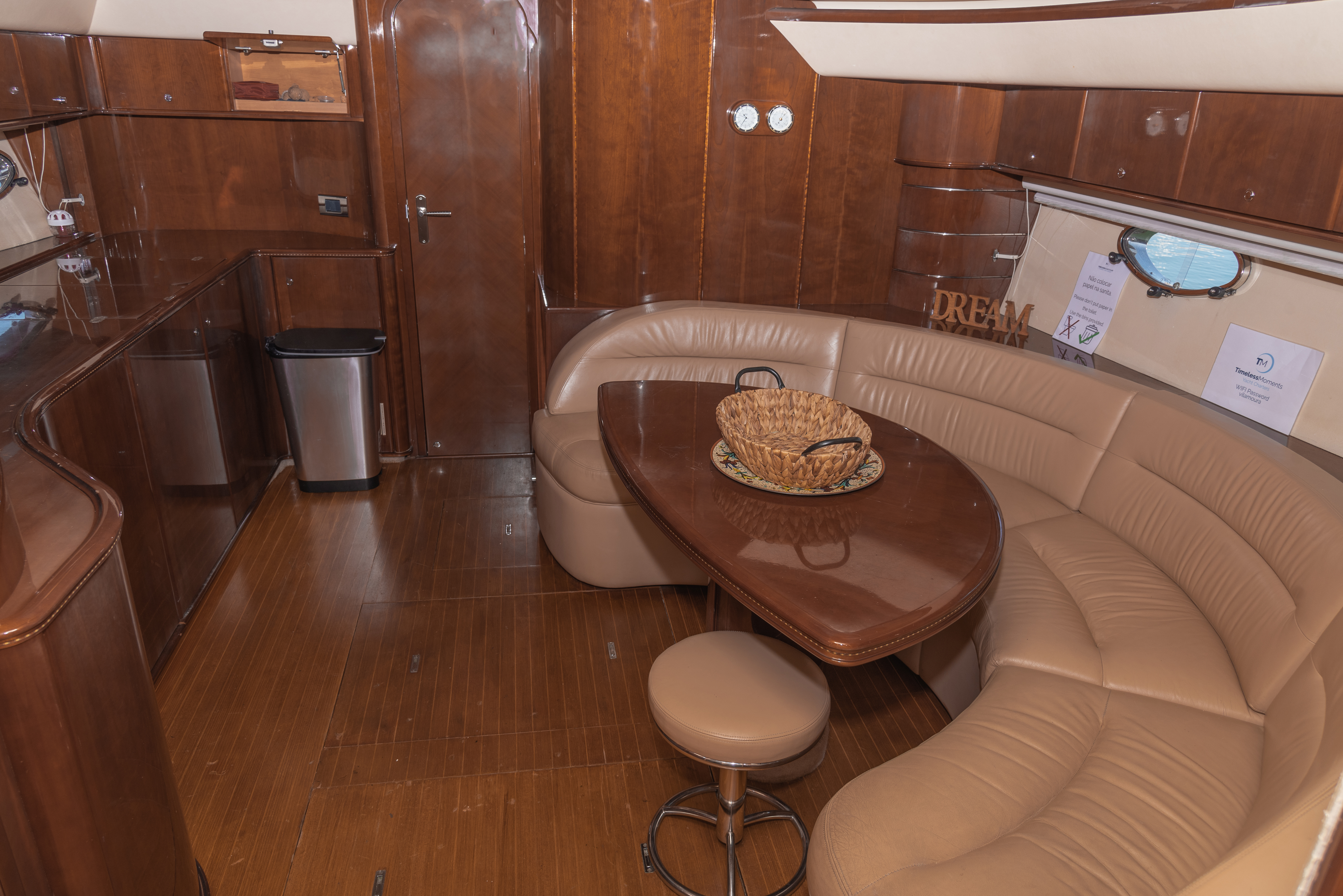 Princess V55, view 4