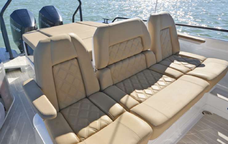 Axopar 28 T-Top, view 3