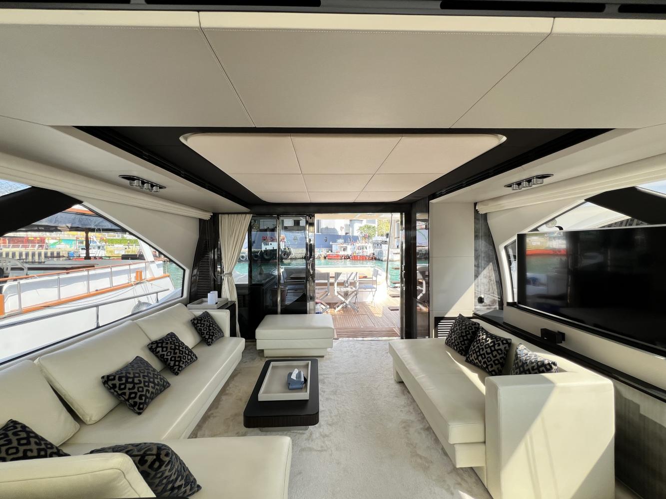 Azimut 77 S, view 2