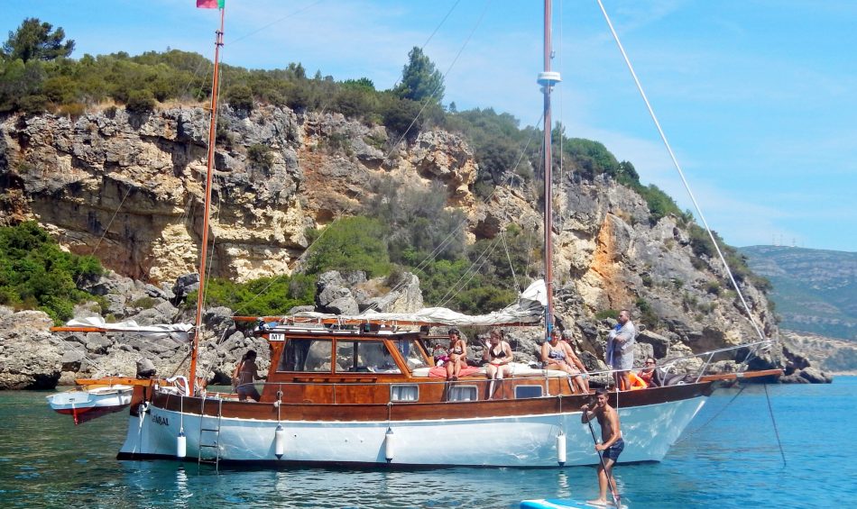 Classic Sailboat 40, view 2