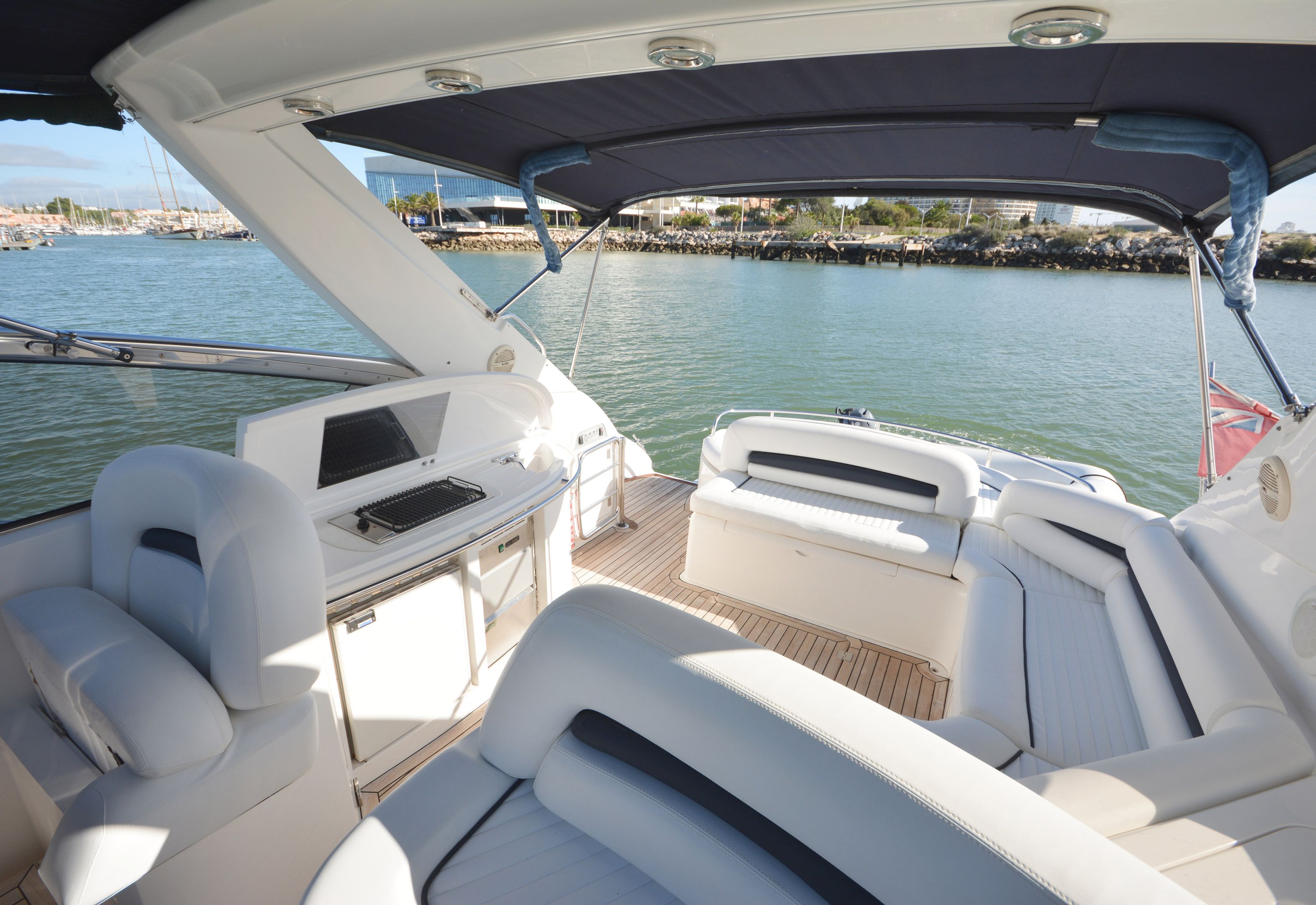 Sunseeker Portofino 46 (Vilamoura), view 3