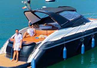 Passeio Privado de Barco em Fairline Targa 43 em Tróia Setúbal com aluguer de barco na My Captain